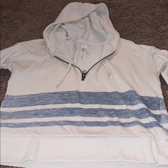 light sweatshirt with blue stripes - Picture 3 of 3